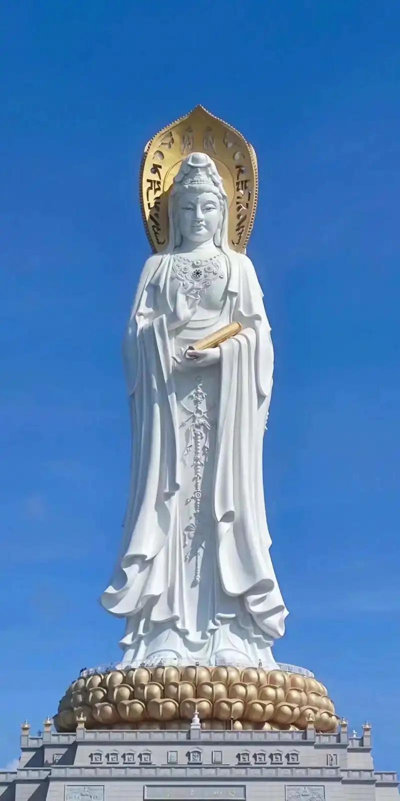 一个人一辈子要走的路会很长，不会因为疲累就放弃，因为你停下了脚步，就会失去未来能