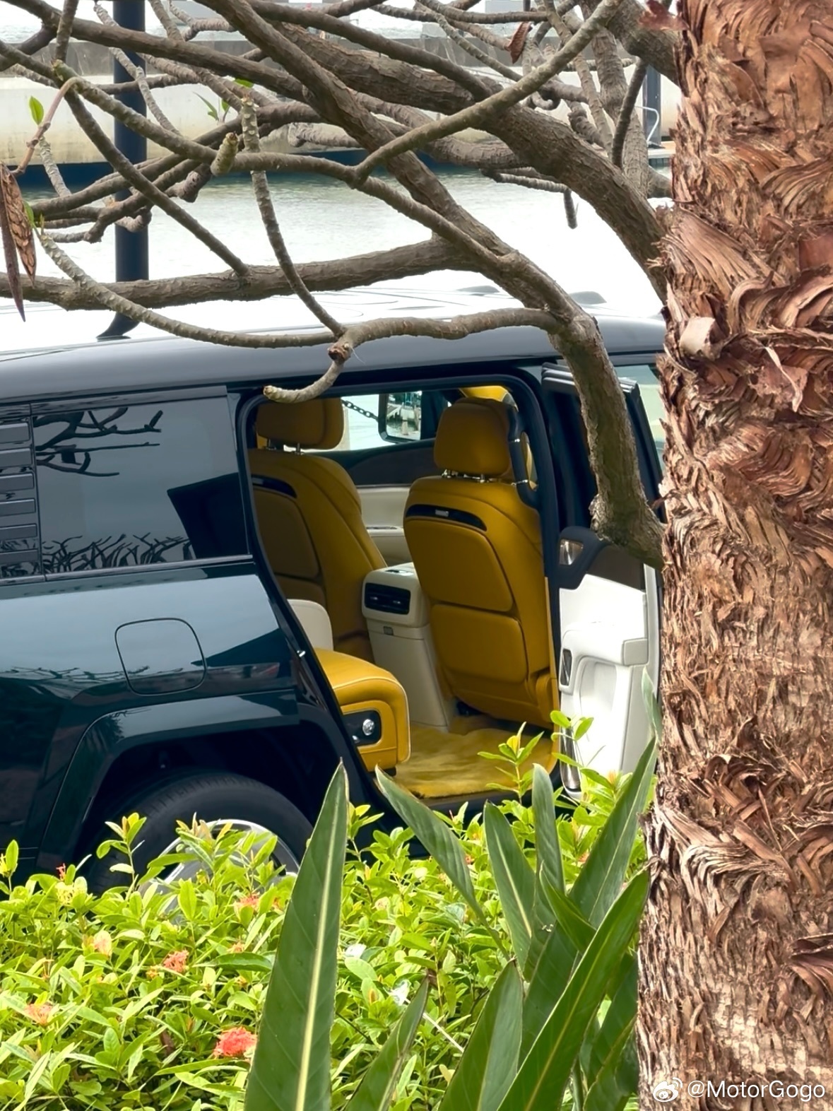 5米4的四座SUV。仰望U8L四座版 