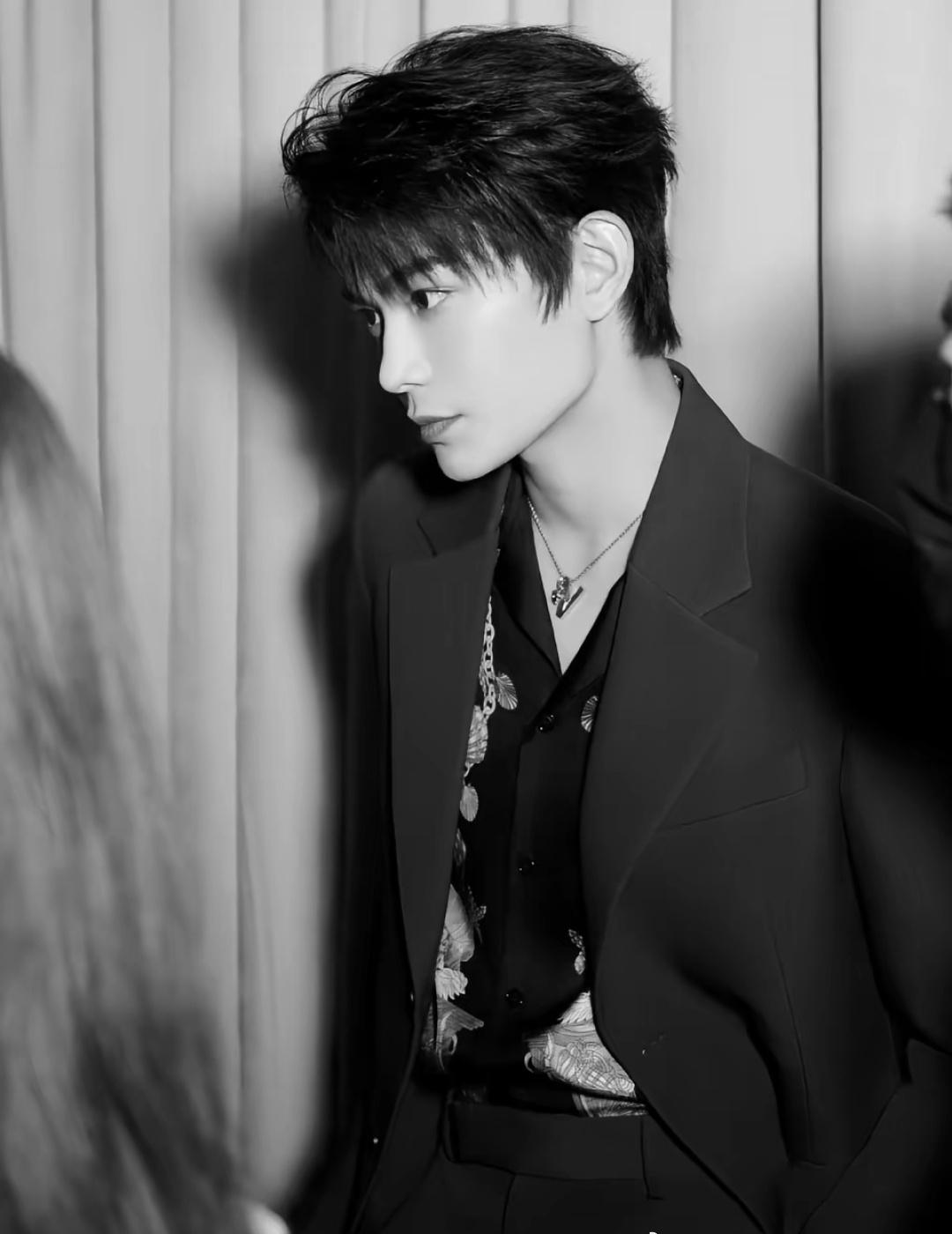 丁禹兮 dyx电影天才游戏 dyx丁禹兮卫韫 dyx丁禹兮慕声 

如果我每哭一