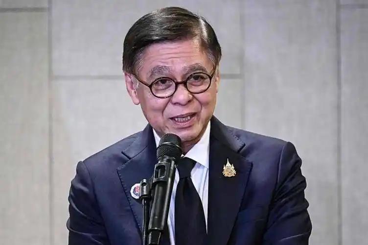 开车的朋友最近肯定都有同感：去加油站加油，看着跳涨的油价，心里直犯嘀咕，明明没怎