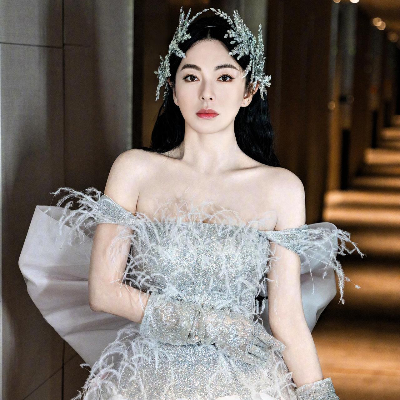 一、核心事实速览
 
1. 导火索：1月24日葛晓倩实名爆料，晒出公证护照等证据