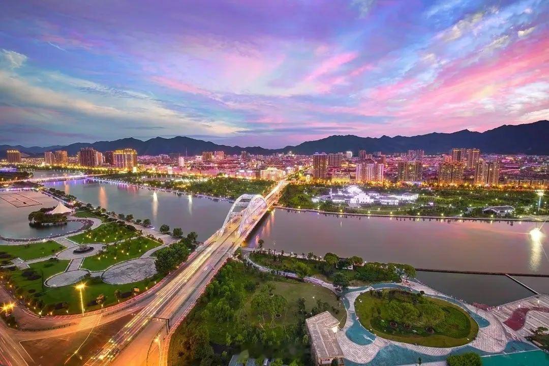 金华  近期，商务部、财政部公布2026年现代商贸流通体系试点城市名单，全国共2