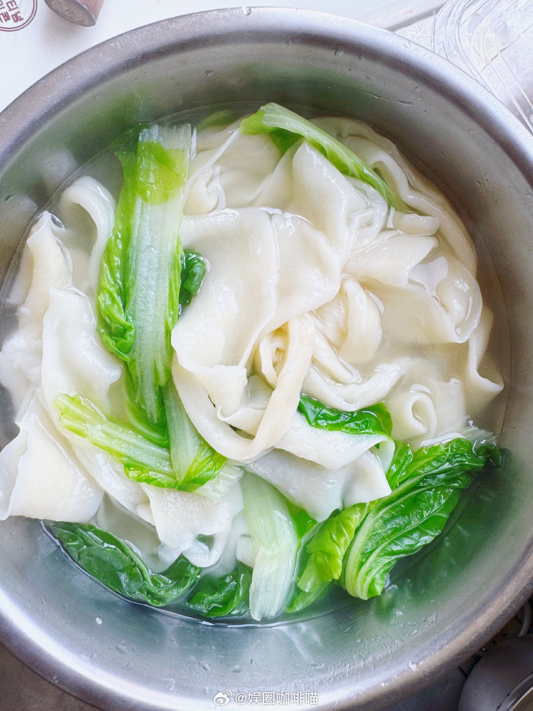这两天西安太热咧，风都是烫的谁敢想，热到不知道吃撒了，做个杨凌蘸水面哎呀呀呀感觉