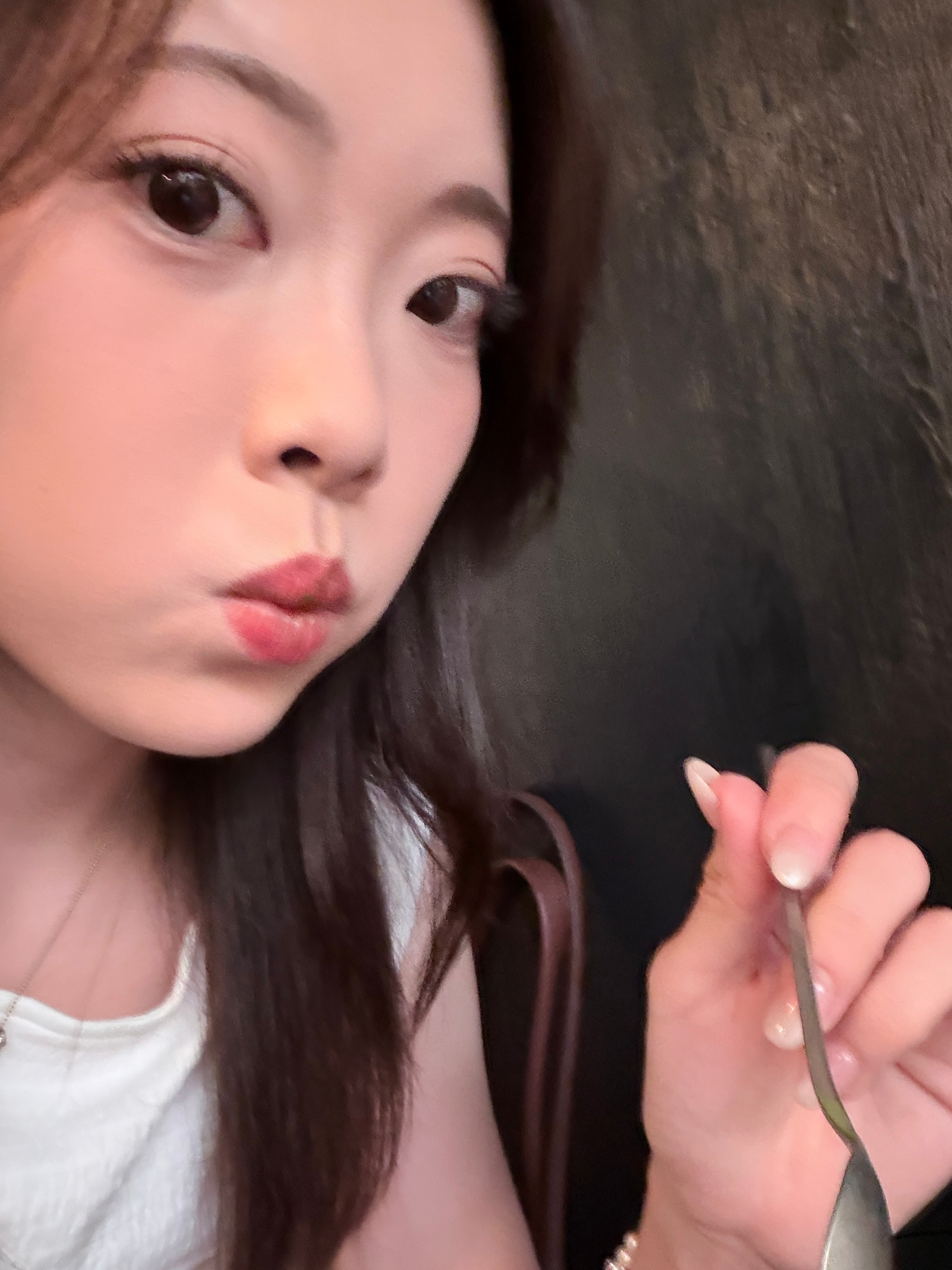 我的生活是一次次的呼吸一次次的闭眼睛感受阳光一次次的思考一次次的反观一次次的自洽