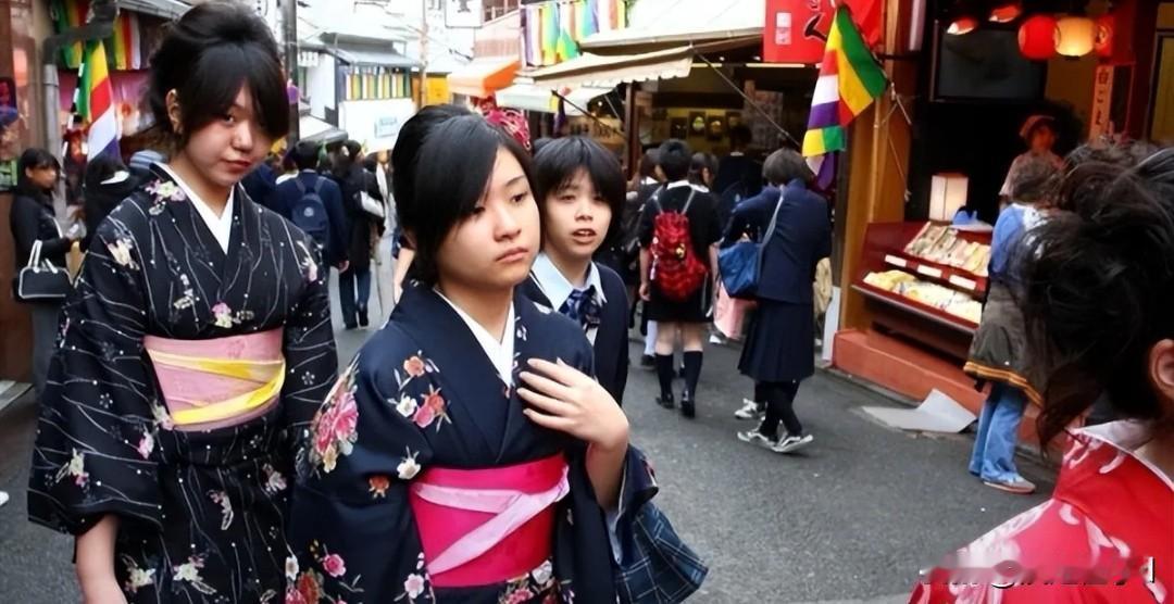 日本突释台海强硬立场，深耕上海产业布局引热议。90年代浦东起步，松下、索尼等日企
