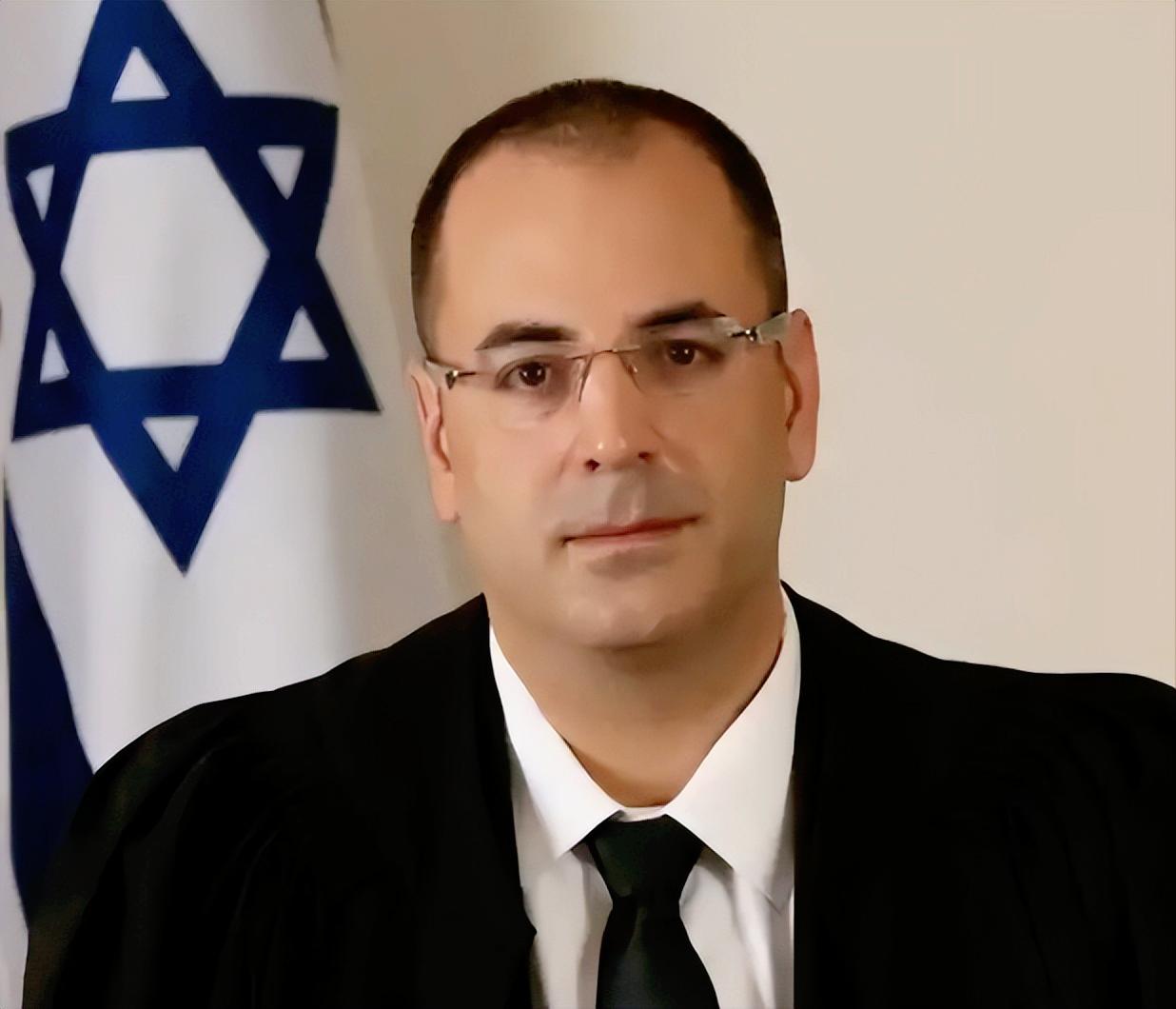 竟然如此巧合？审理以色列总理塔尼亚胡亲信贪腐案的法官离奇突然车祸去世，案件直接停