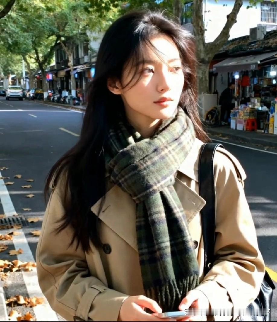 多少男人一辈子活在错觉里：
老婆越来越安静、越来越独立、越来越“懂事”，
你以为