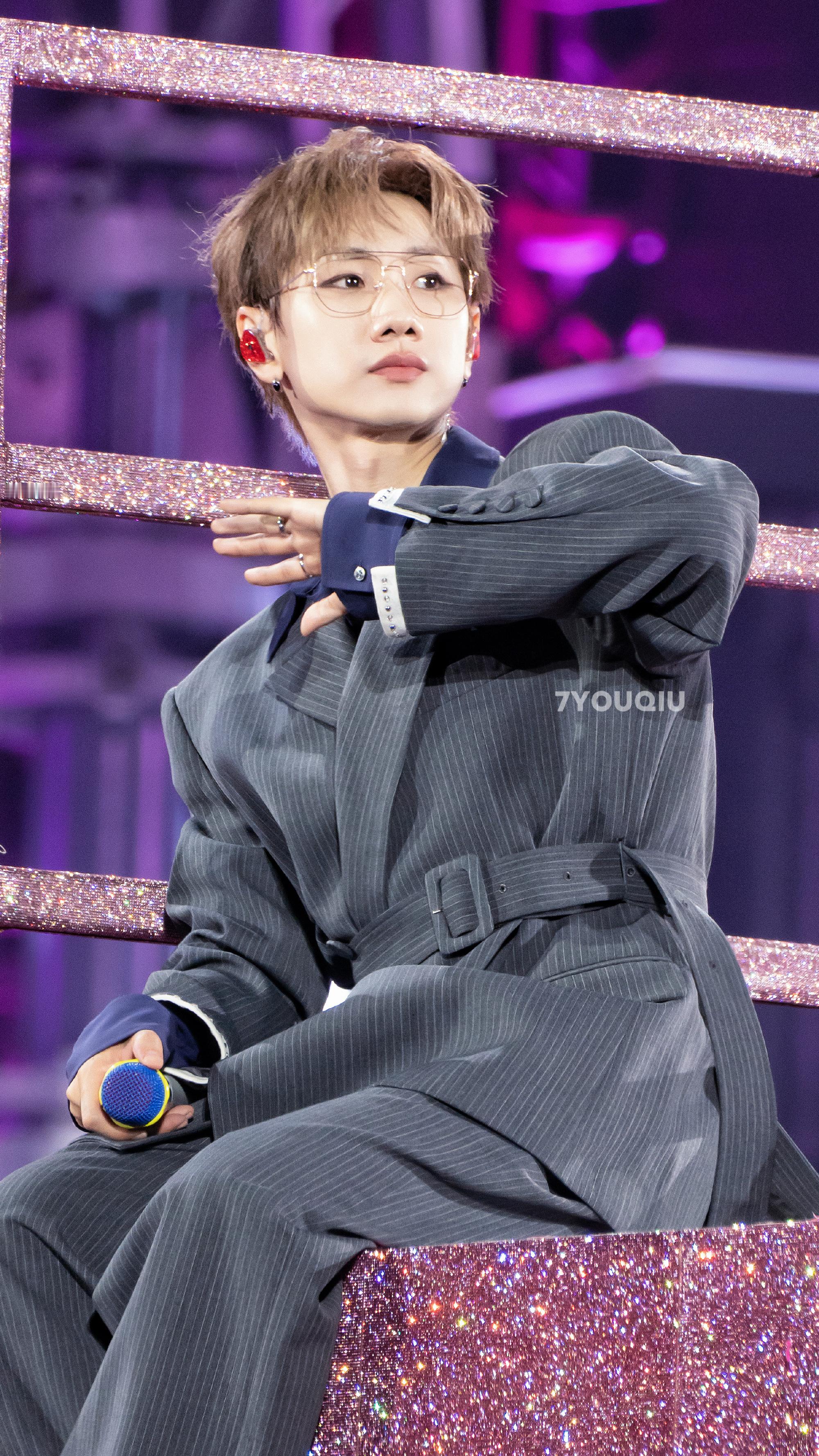 汪苏泷十万伏特收官庆典好...好高级..好新奇 啊啊啊啊汪苏泷又在整什么🐂玩意