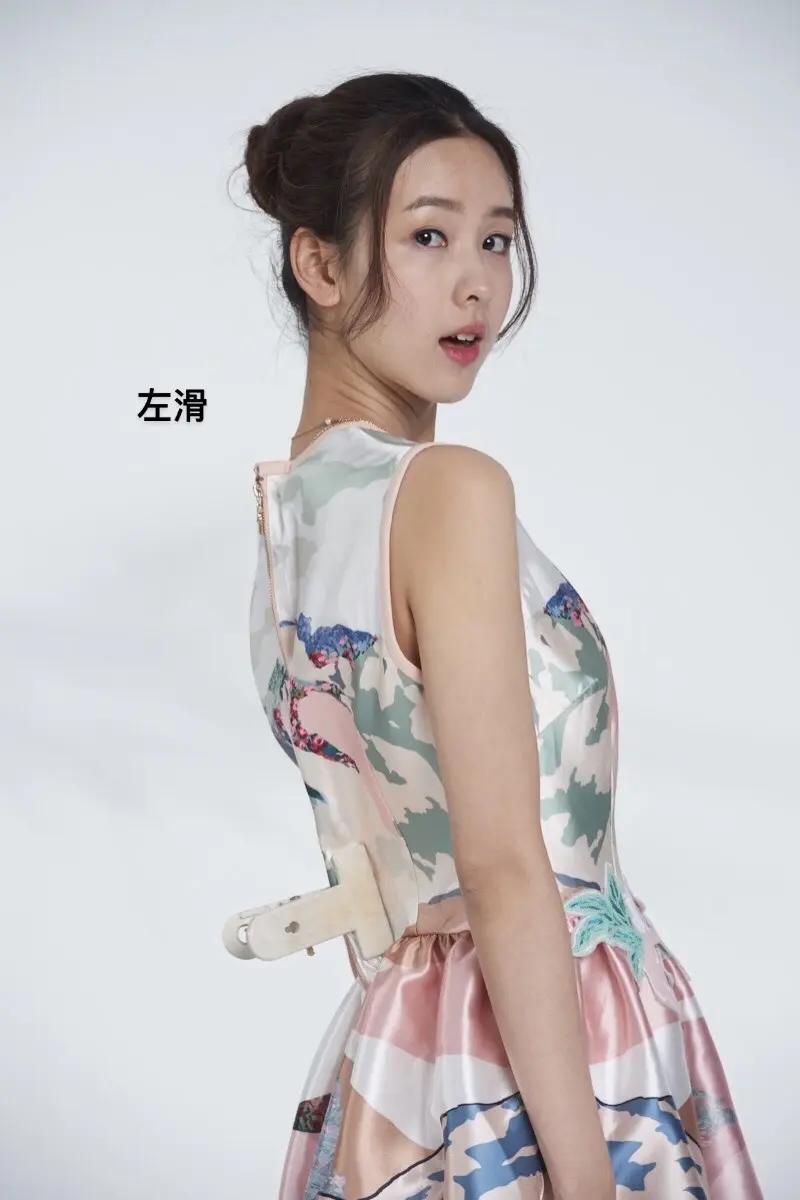 陈都灵。