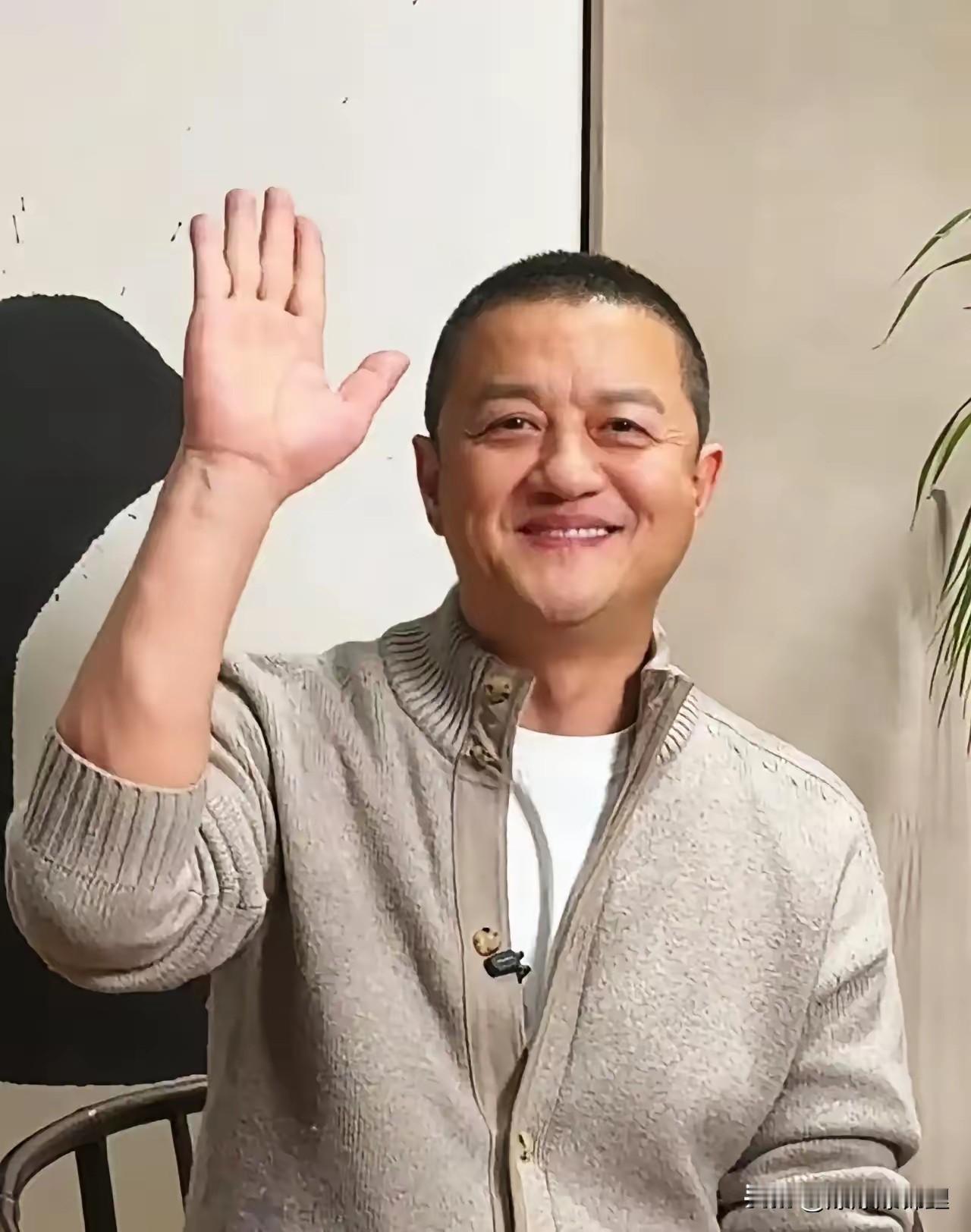 李亚鹏这人真挺有意思，咱们笑话他做生意赔钱，可你细琢磨，他身上那股劲儿太少见了。