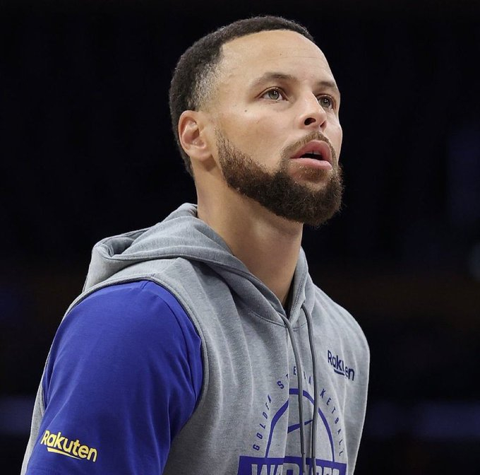 库里连续缺阵三场 今天步行者vs勇士 比赛，库里将继续缺阵，这将是他因病缺阵的第