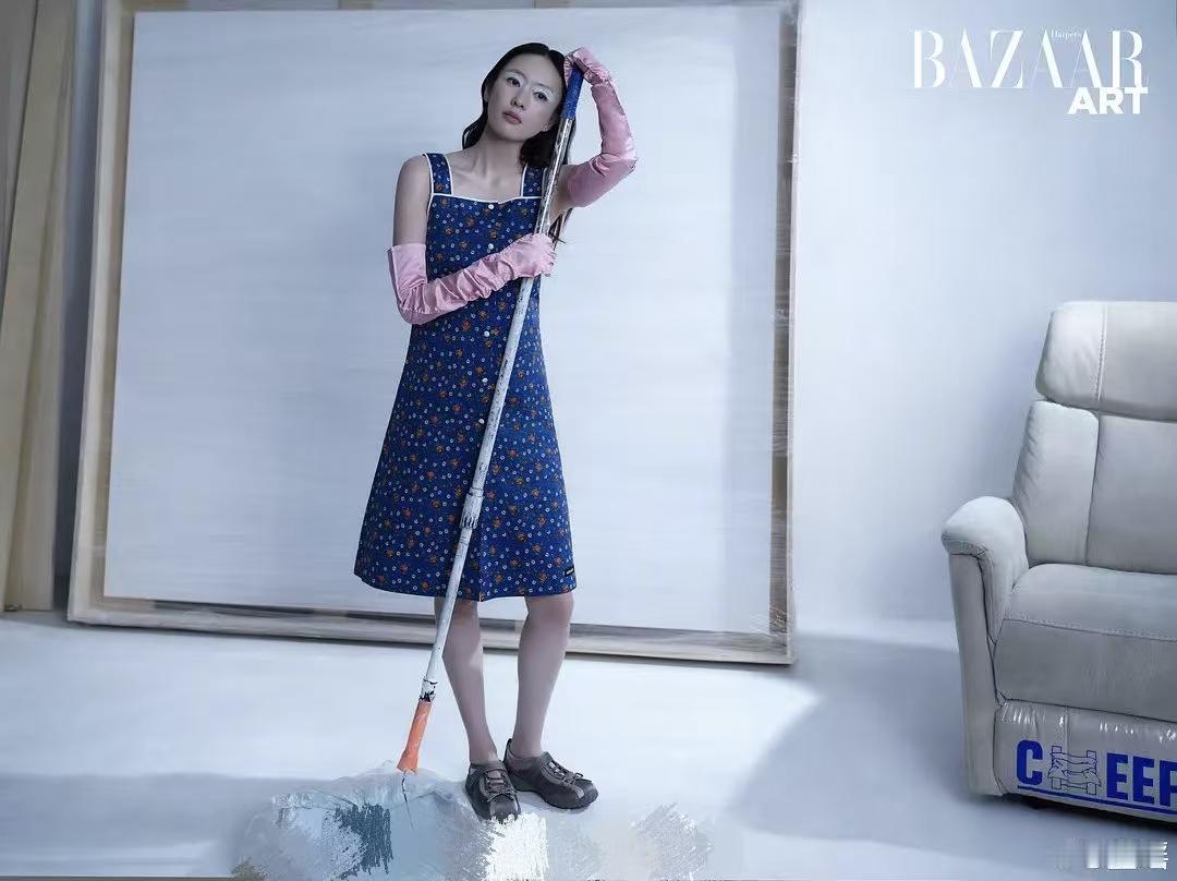 MiuMiu的迷惑审美始终无法解释，陷害过的女明星不计其数。
童谣的保洁风，不看