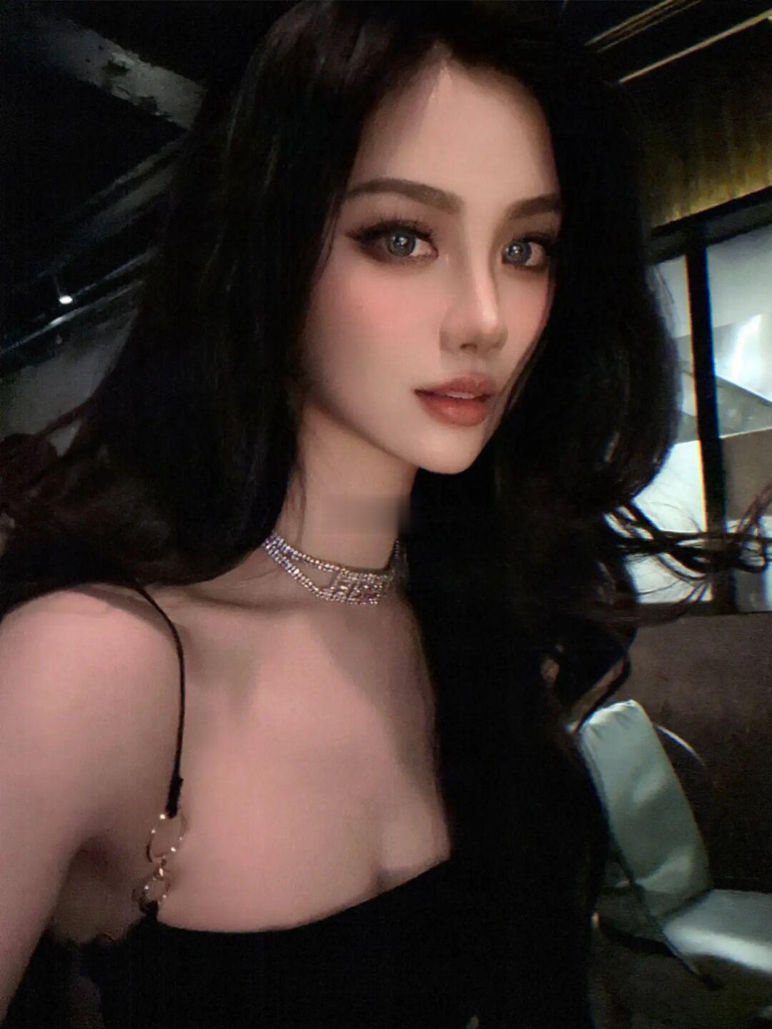好喜欢这种又模糊又清楚的照片