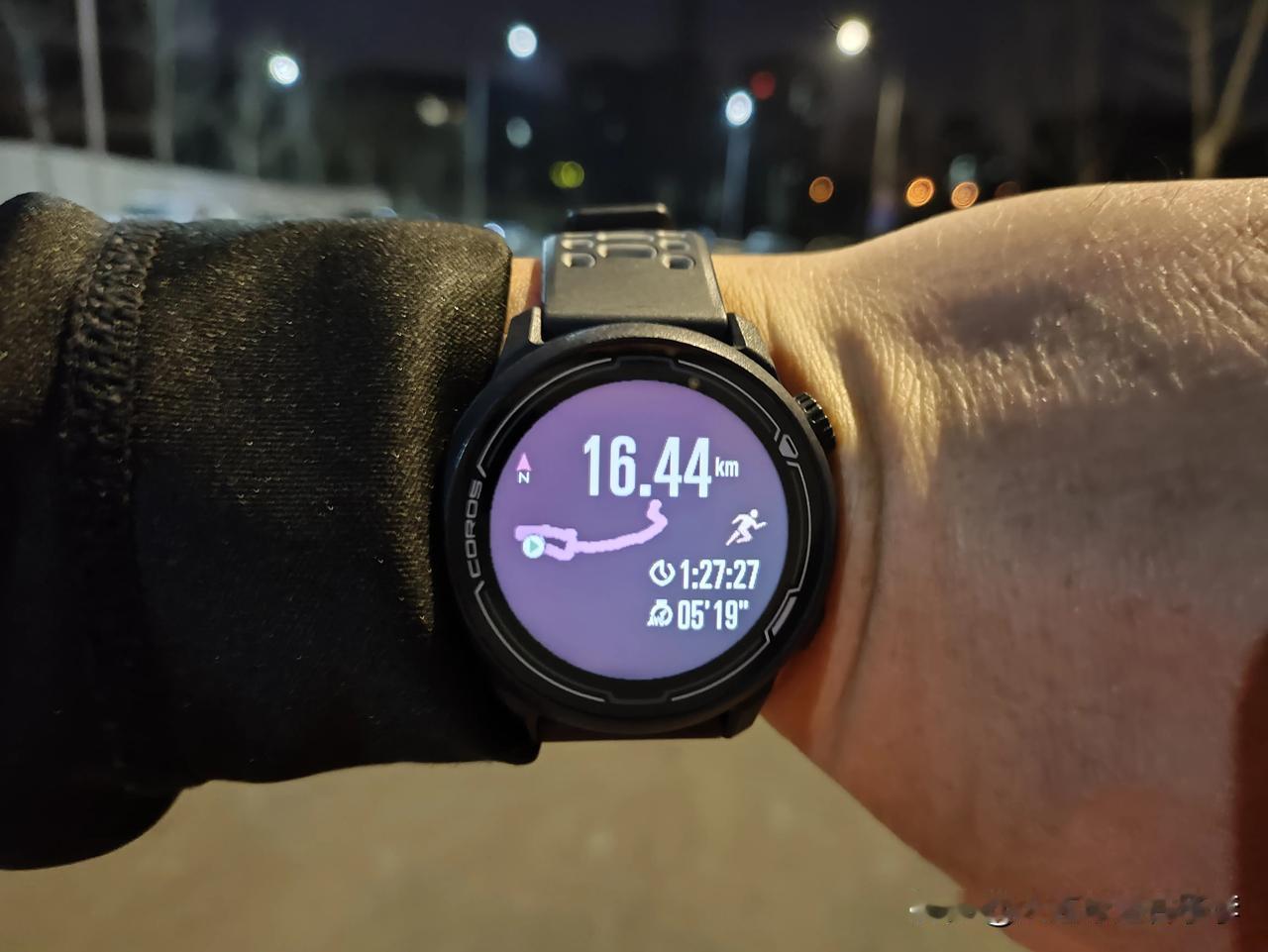 再小的坚持乘以365都会很惊人
​2月最后一跑，打卡16.44公里～🏃
​2月