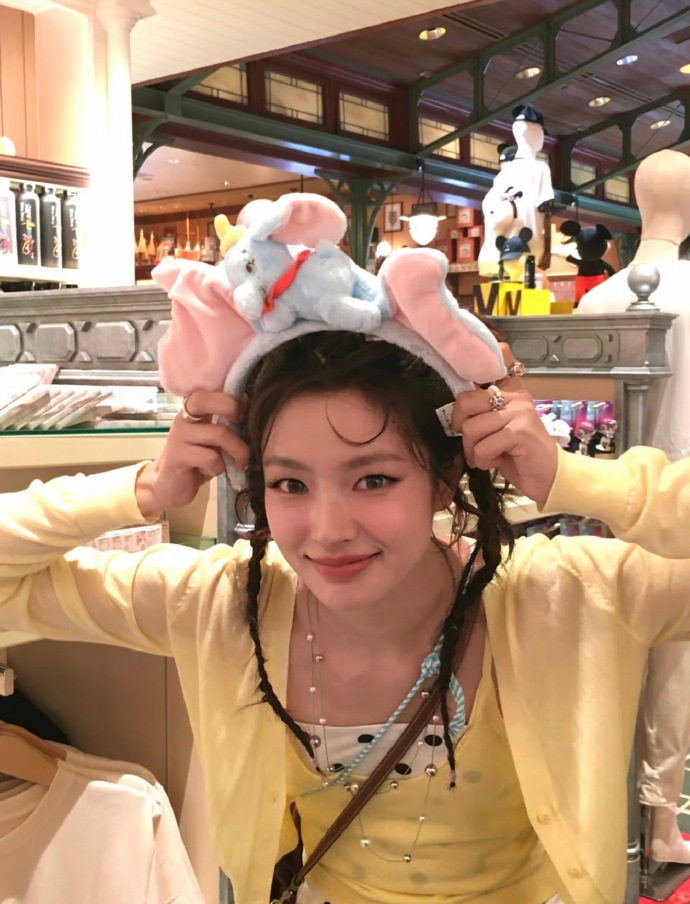 到底谁能拒绝徐若晗这种甜妹 ​​​