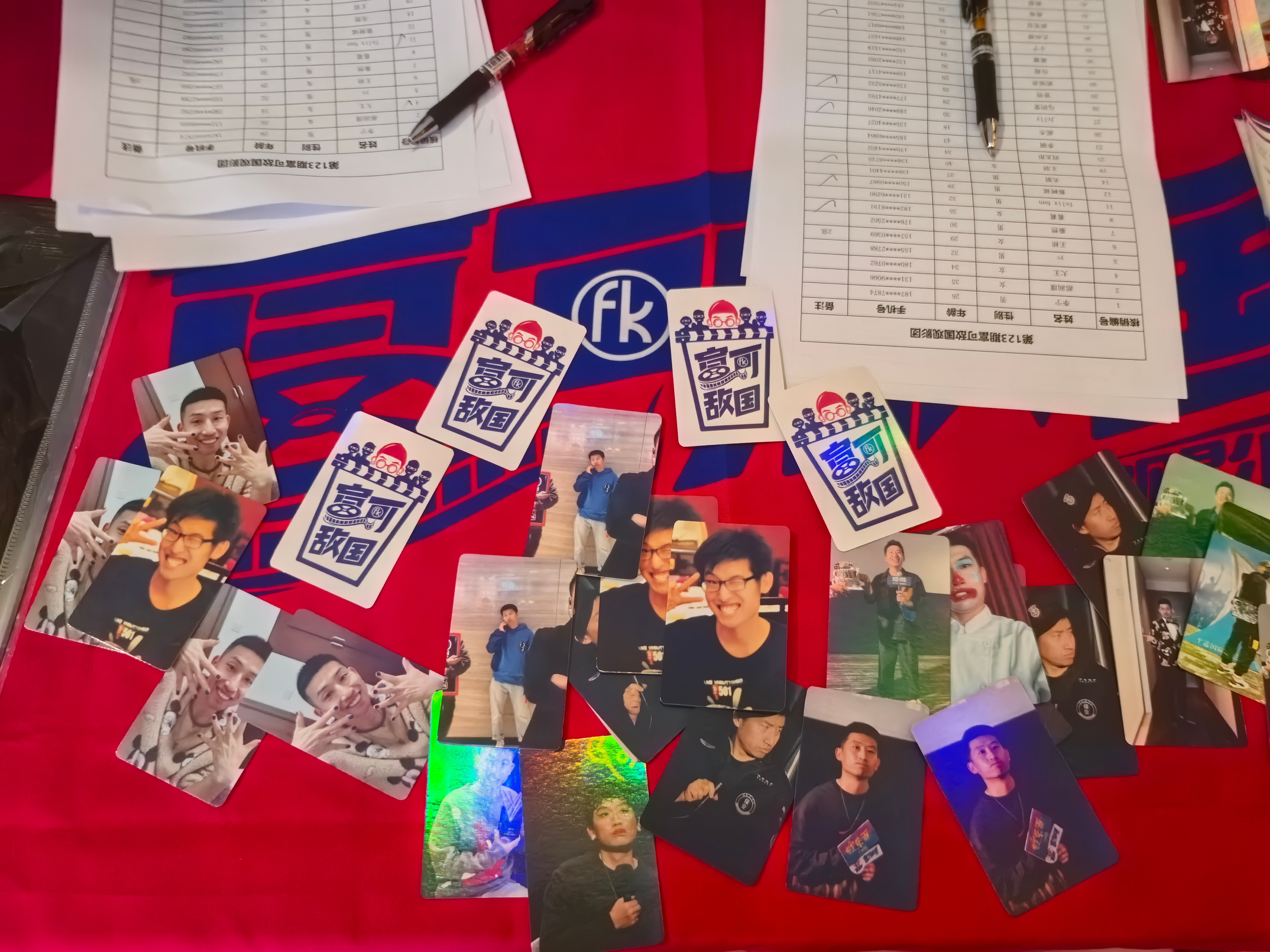 今晚《极限审判》观影团，签到时候我没注意签到桌小卡片，以为是电影周边…后来看领票