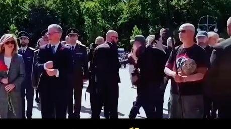 欧洲老爷们确实傻眼了，眼见马克龙把欧洲解决不了的难题甩给中国后，中国三天半便交上