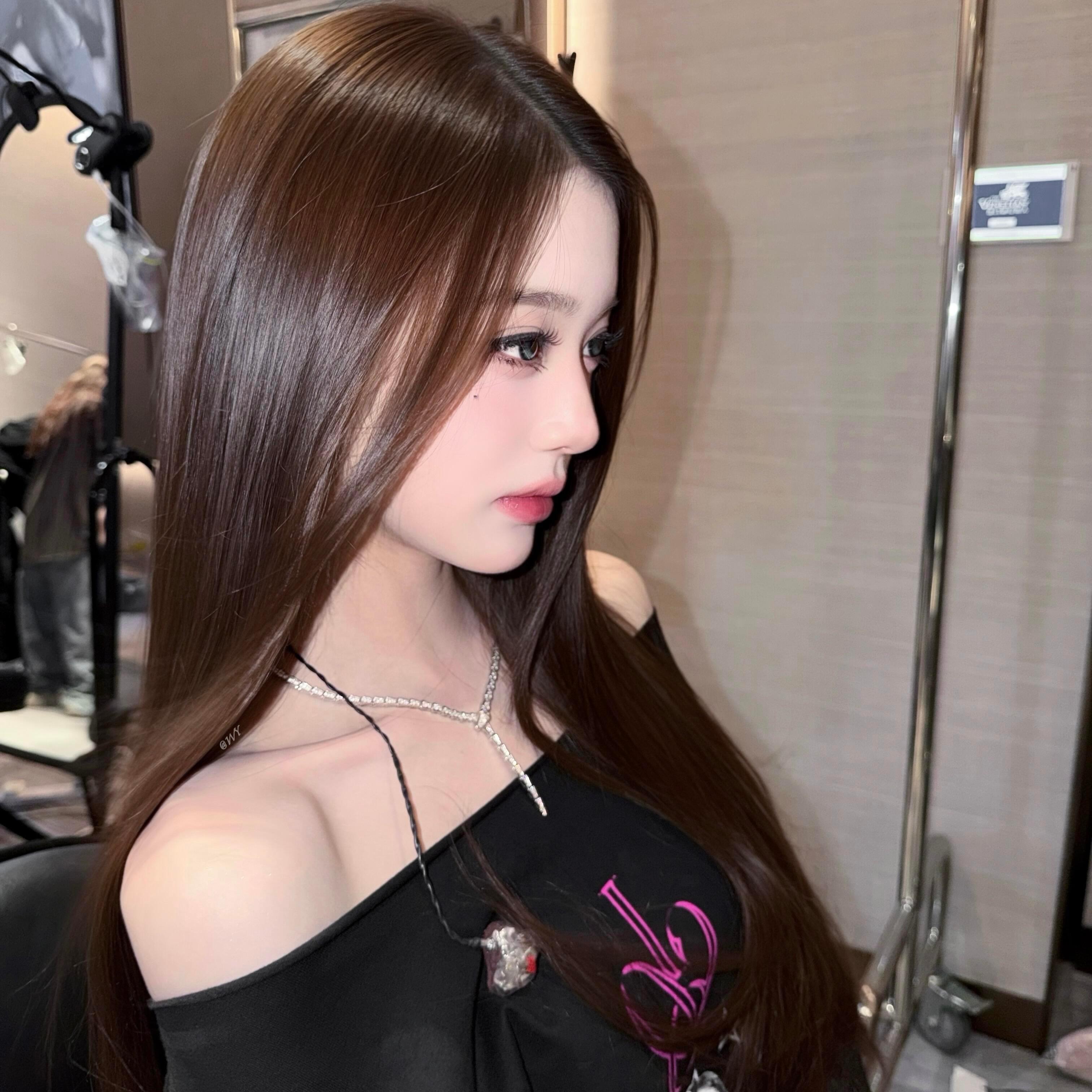 -𝐒𝐇𝐀𝐑𝐄｜张元英头像背景图搭配 ⸝⸝🐈⬛꙳☕◟🖤。 