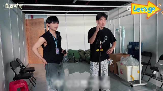 #再就业男团[超话]##苏醒回应梅西退出国家队# 
我猜苏醒并不想要这样的🥵
不如跳舞💃🏻