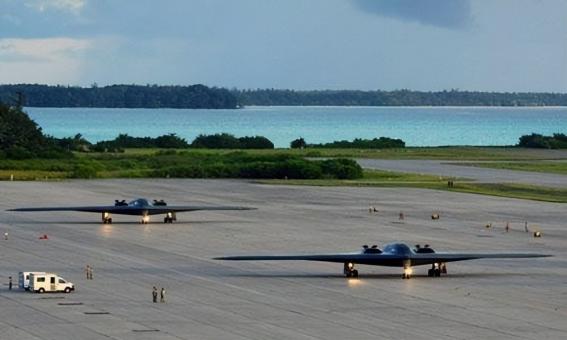 美军的F-35，从冲绳起飞，20分钟就能抵达中国沿海，但中国的东风-17，从发射