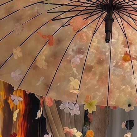 2030夜色微凉，初心滚烫。纵然前路有风雨迷茫，也别停下前行脚步。心怀希望自带光