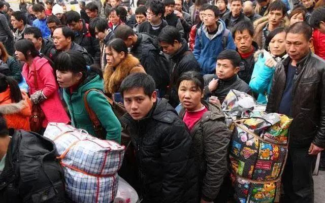 当今社会的最大阳谋就是打工人不想加班，但却不得不加班。还美其名曰：自愿加班，因为