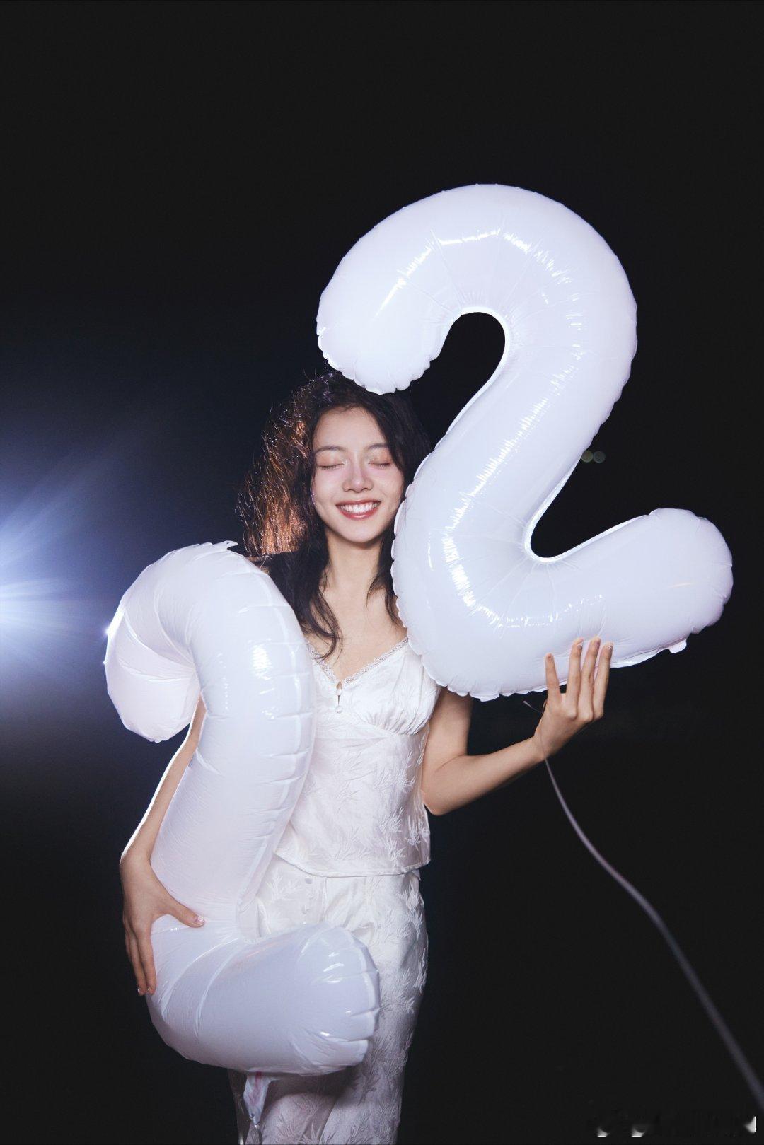 赵今麦22岁生日快乐！[蛋糕][蛋糕] ​​​