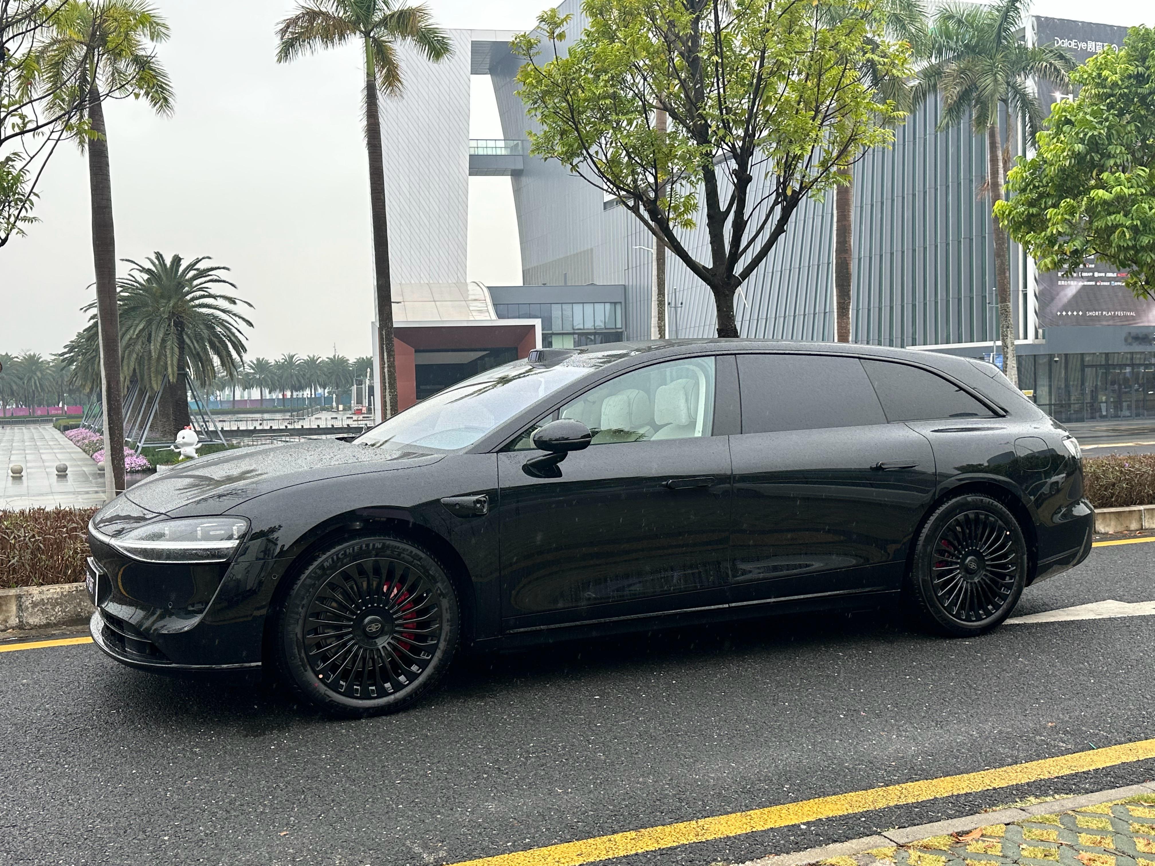 享界的综合产品力真的是三十万以上名列前茅的存在，而且同时还具备很高的性价比，它四