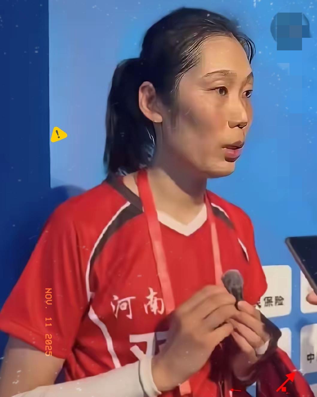 以后真的不敢随便说“看不懂朱婷”了！
 
本以为大球星回归总得光芒万丈抢足镜头，