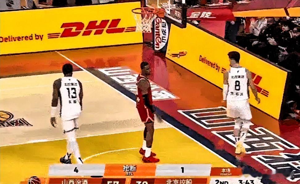 山西外援迪亚洛真是太嚣张了！在今晚山西对阵北控的第二节比赛中，迪亚洛跟进补篮打进