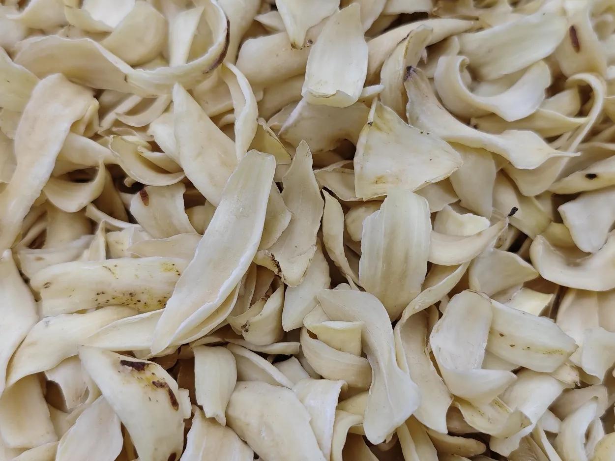 今日亳州中药材市场部分药材价格:猪苓135元/kg，黄芪35元/kg，巴戟110