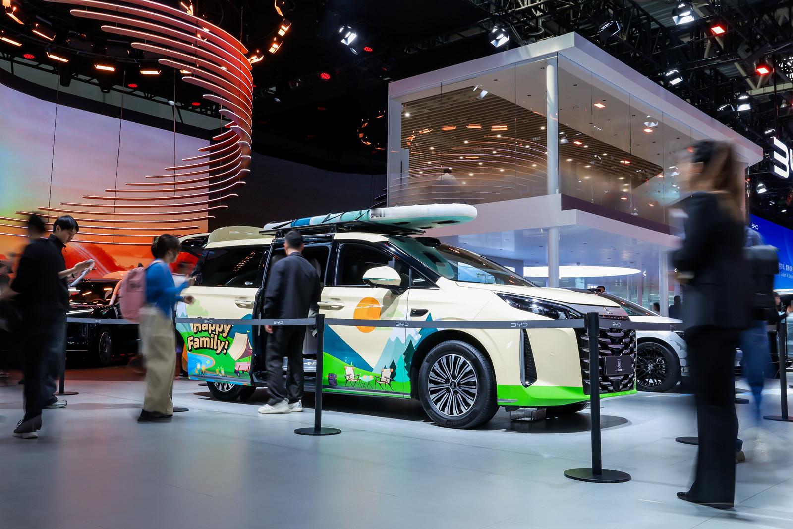 跟着2026款夏去露营 把家装进MPV有多爽外出露营已经成了越来越多家庭周末出游