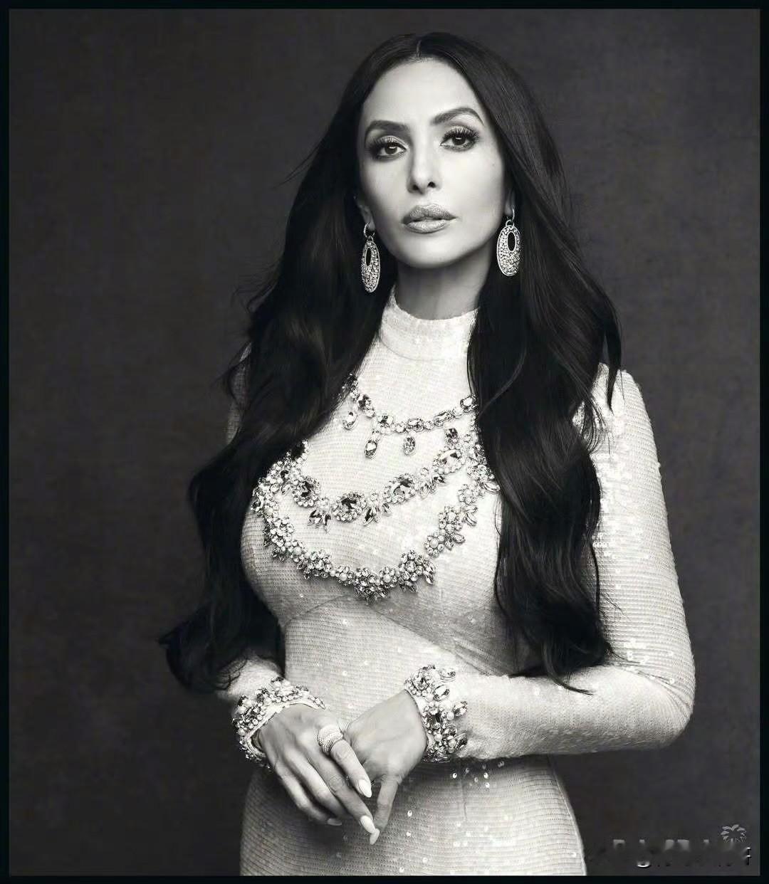 这是一种你说不出的美！！！瓦妮莎社媒晒自己和女儿合影！

近日，瓦妮莎在自己的社