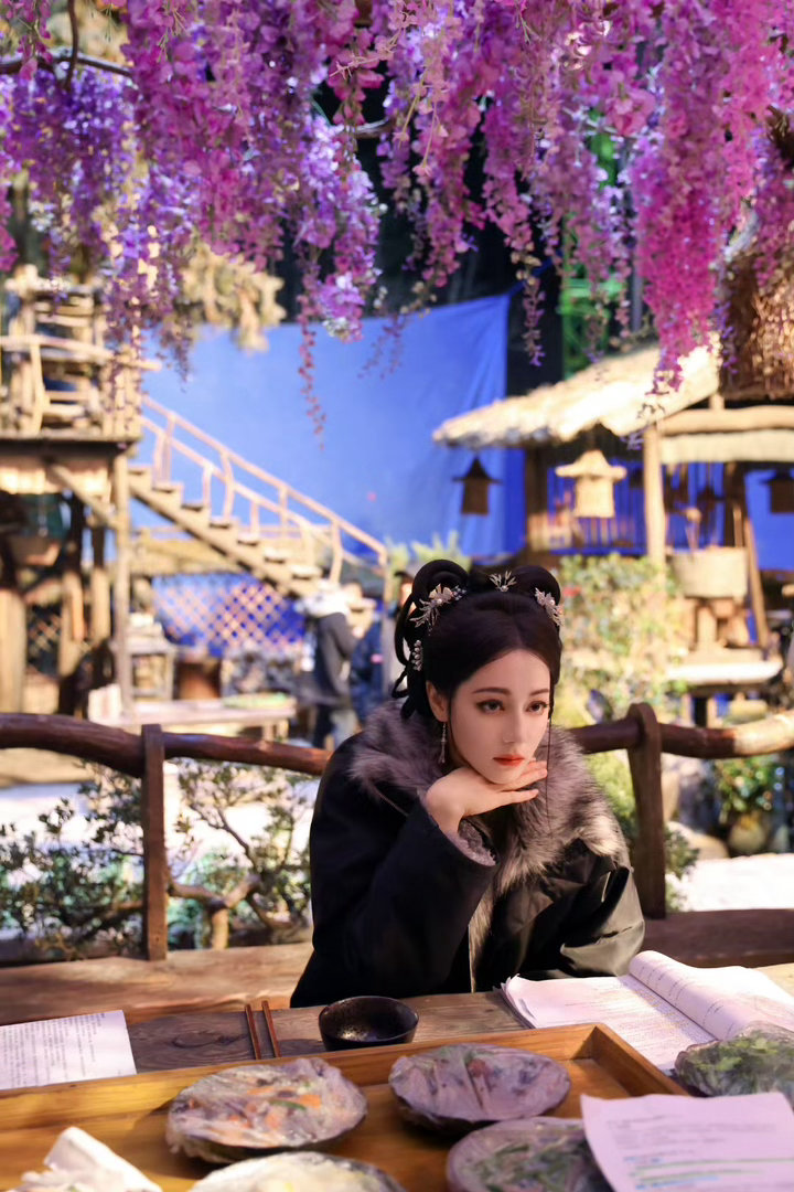 迪丽热巴新剧10分钟演出了一生迪丽热巴贺思慕一生爱人图鉴白日提灯谁懂这个破碎感！