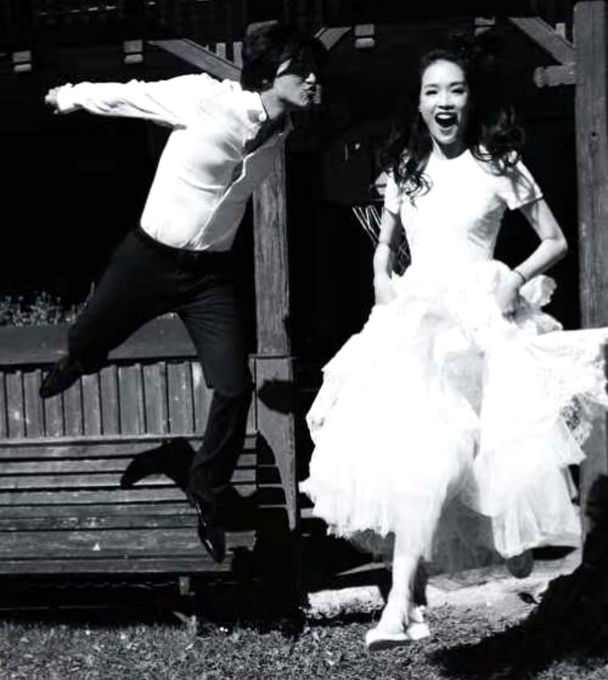 谢霆锋在16岁时就将初吻献给了一脱成名的艳星舒淇

这事儿藏都藏不住！当年拍《新