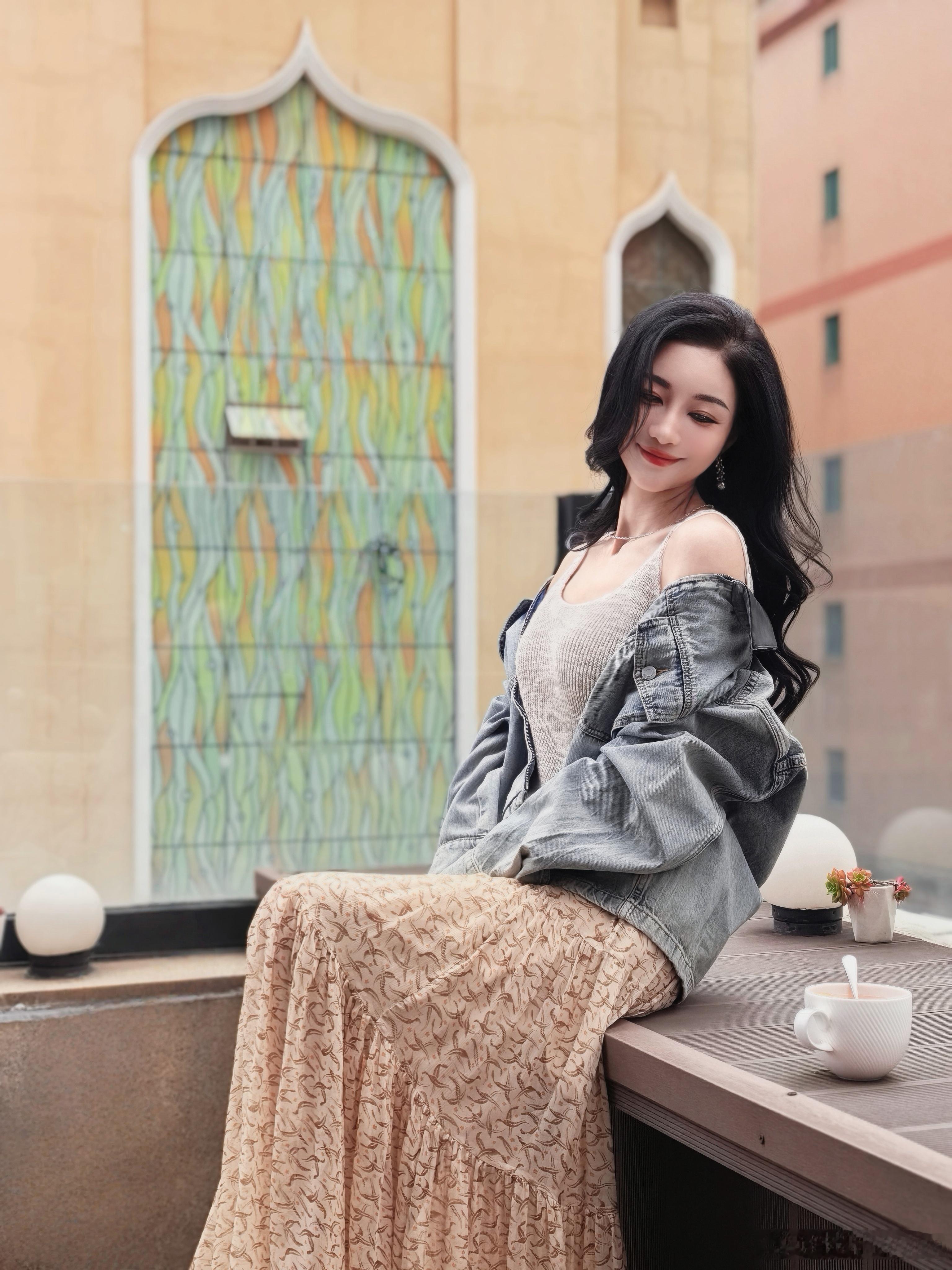 MO&Co.秋冬上新牛仔碰撞碎花，刚柔并济秋天的穿搭，就是自在不设限🍂 ​​​