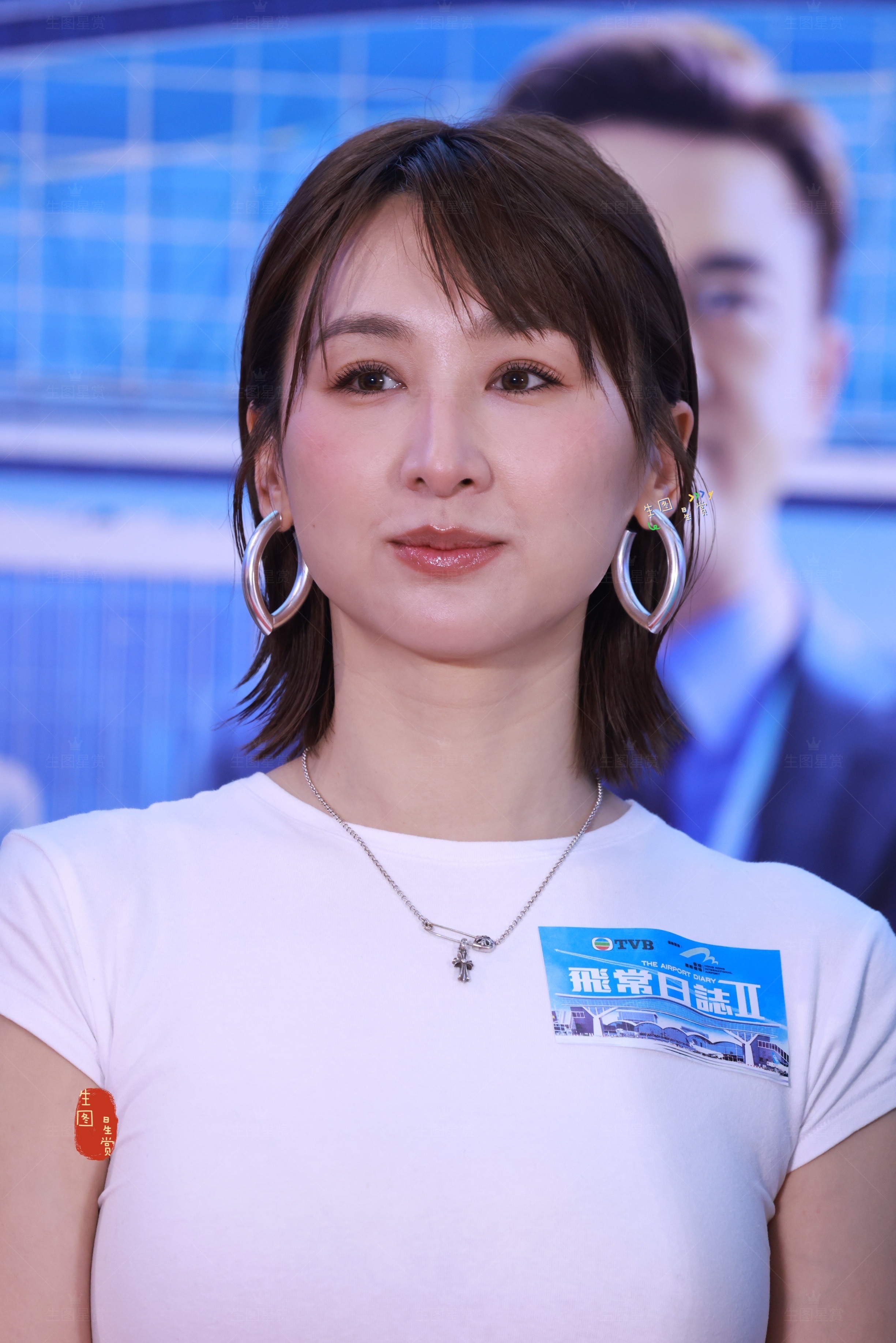 纯白系高海宁今天好靓飞常日志II剧宣生图直出 