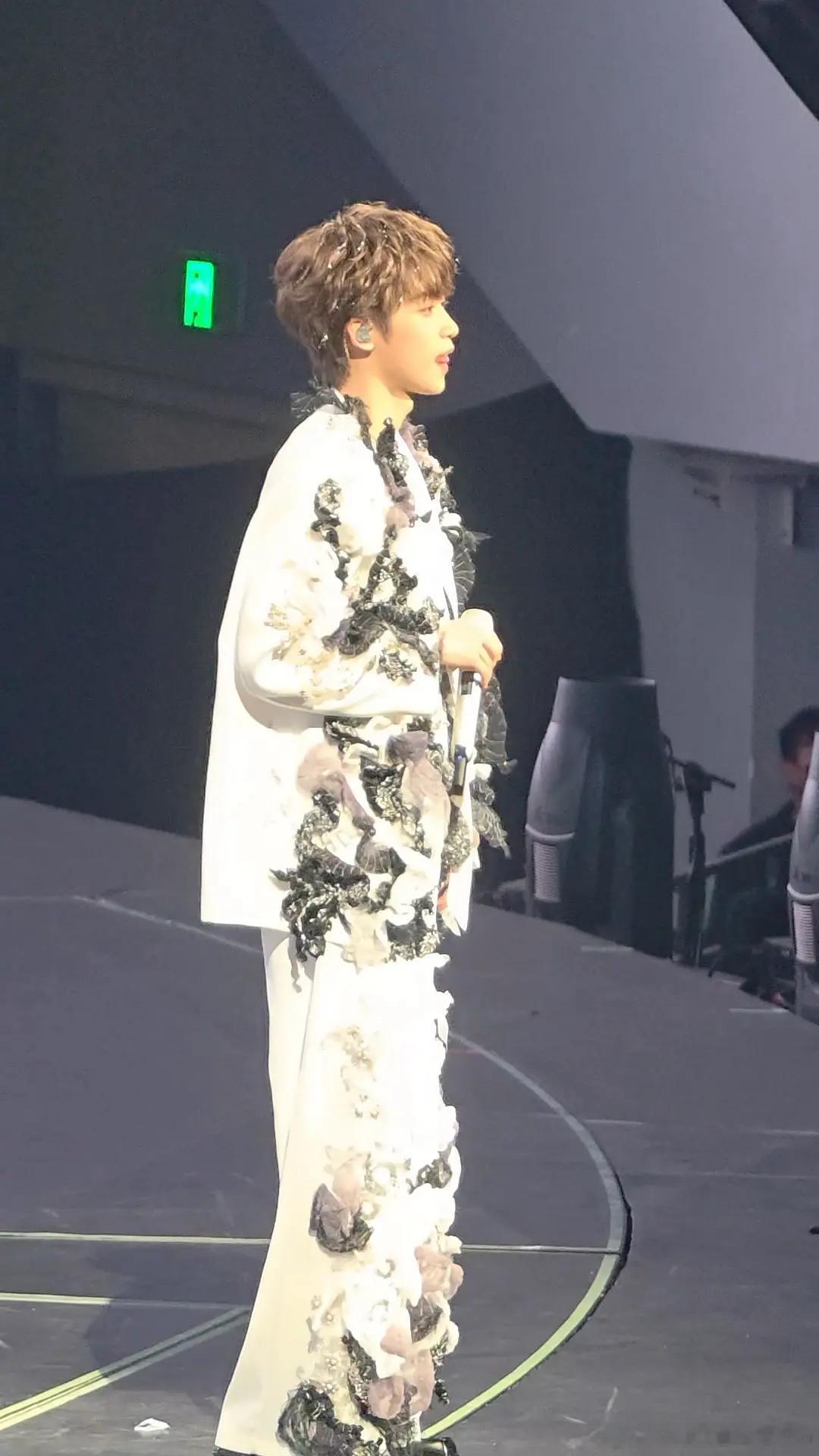 够了 我真的想我哥哥了[泪] ​​​