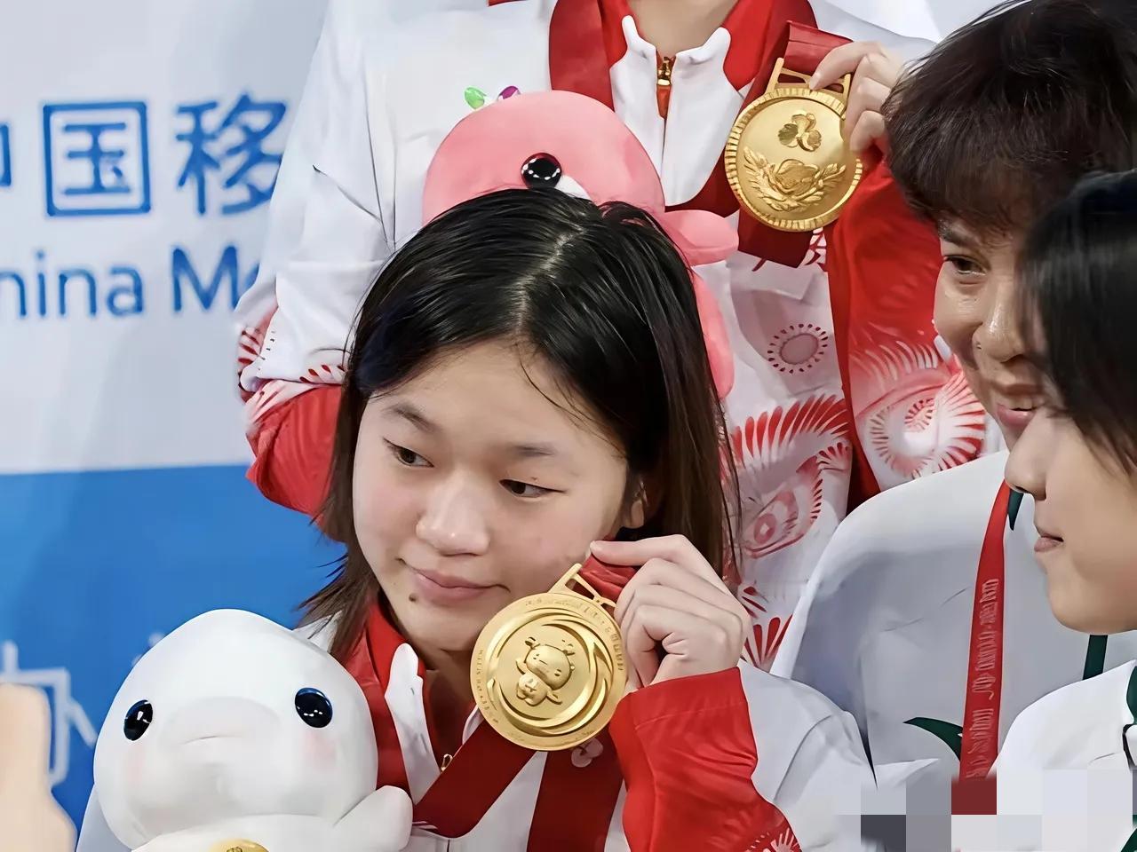 终于懂了，为啥总有人盯着全红婵黑？根本不是她不行，是她每次都能把黑粉按在地上“打