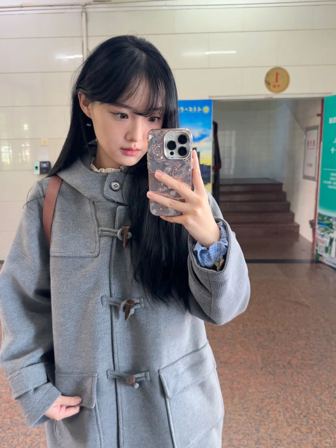秋天的第三件牛角扣大衣
