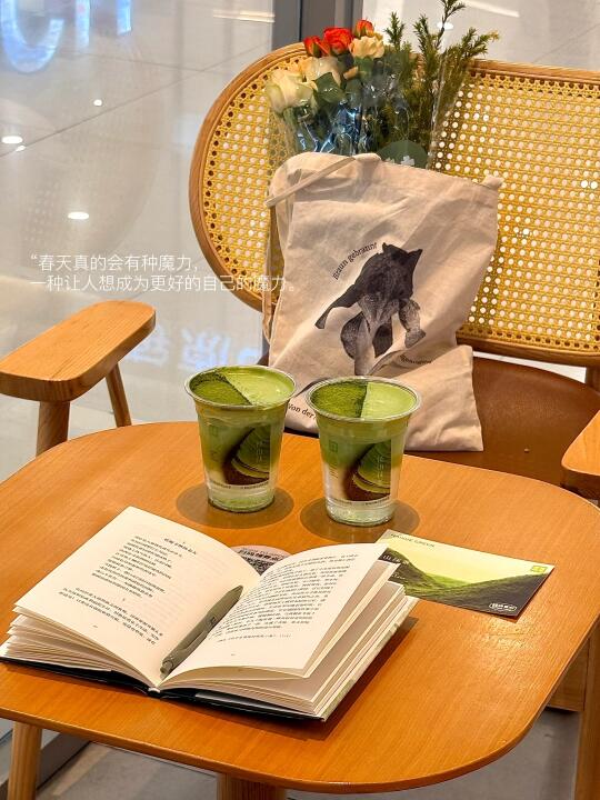 每到春天，都会觉得世事值得被原谅。