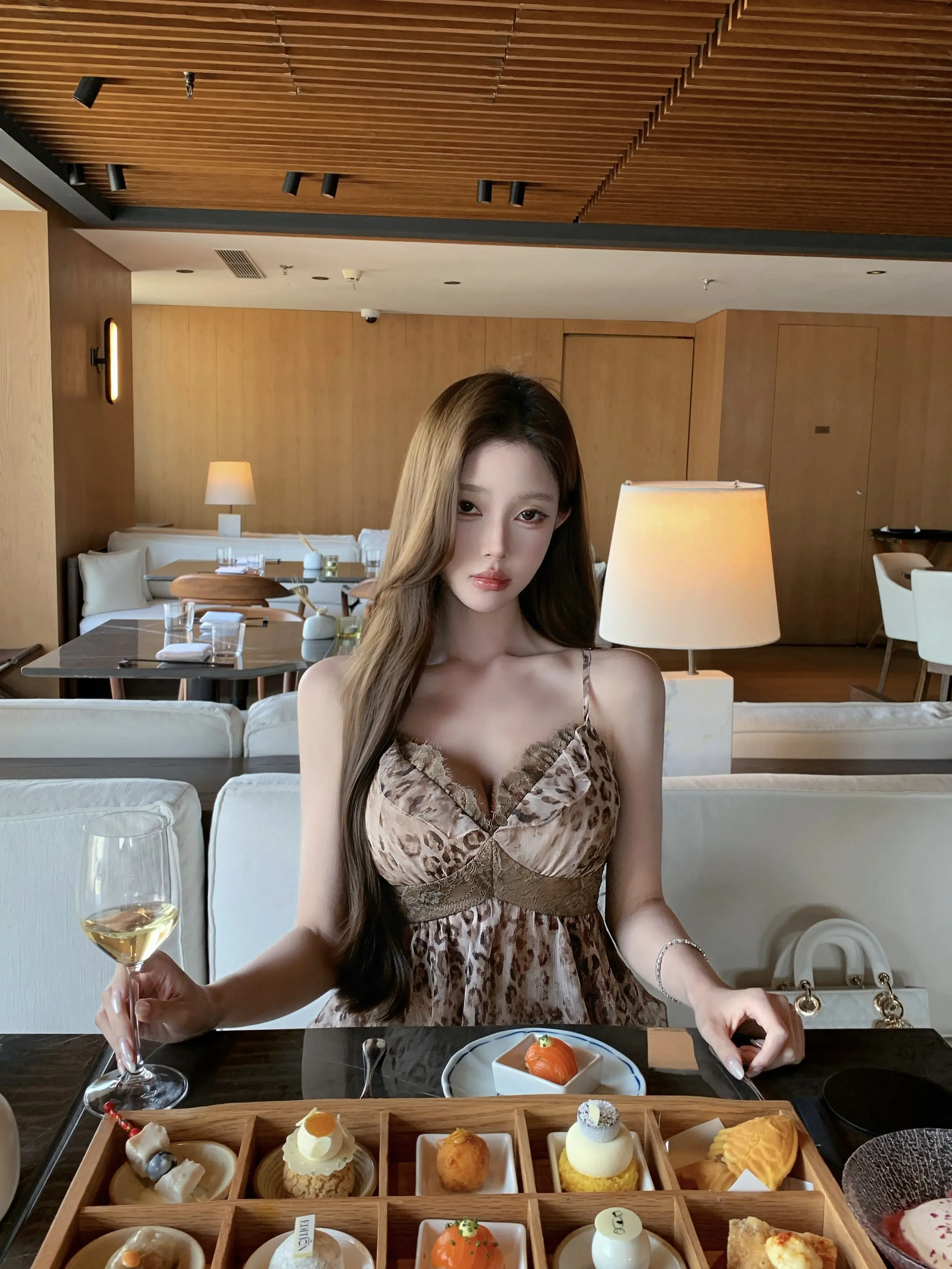 第一次吻你 是用我的眼睛。