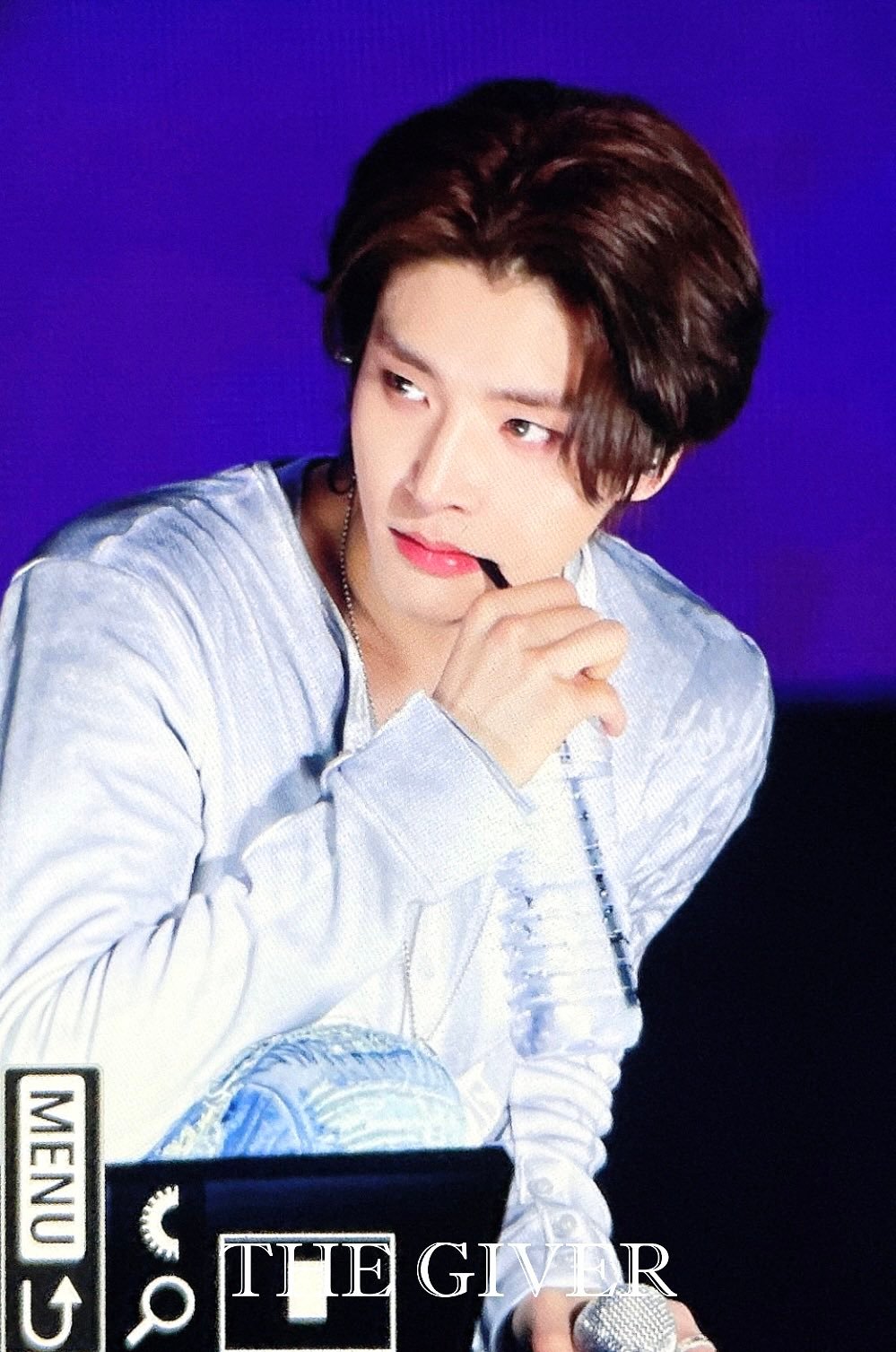 狗眼含情脉脉…cr.THEGIVER_JAKE 