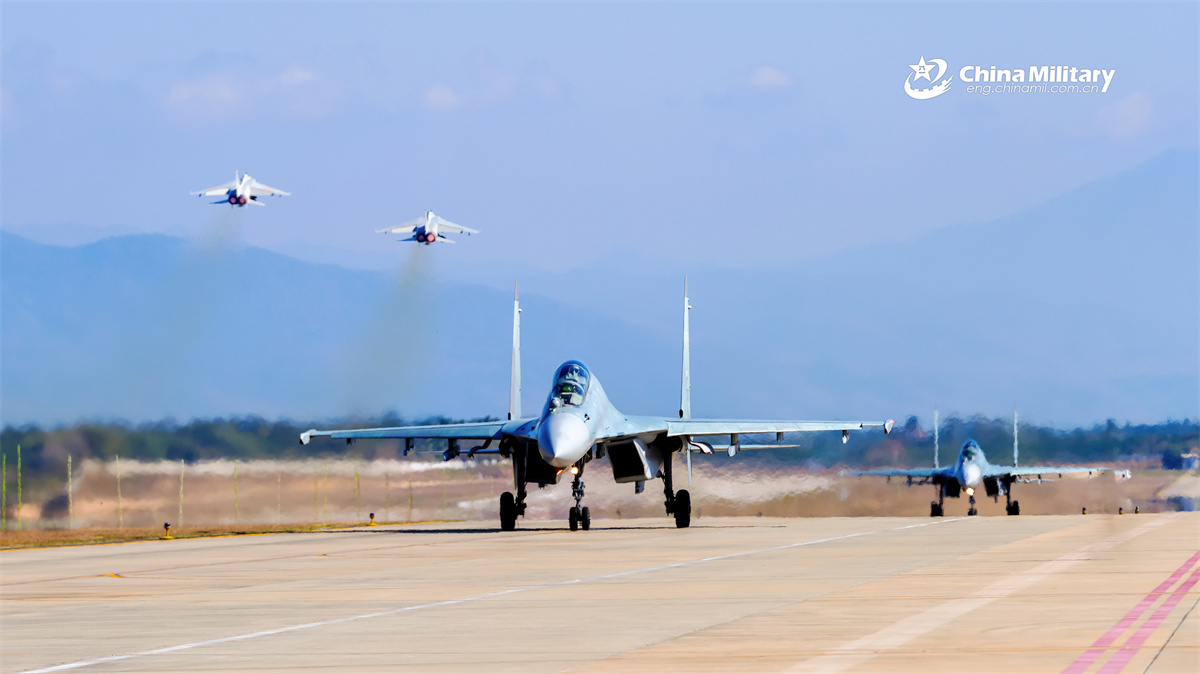 飞豹和石榴同场 