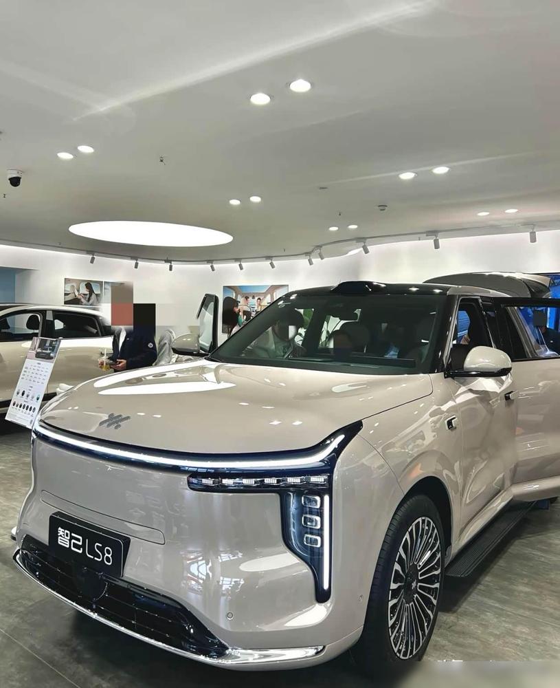 不管你信不信，2026年将出现四大现象

1、退休金不会再出现有人拿一万多，有人