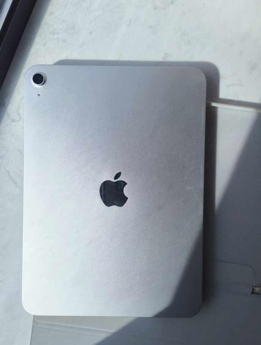 出闲置平板iPad11
几乎全新 iPad 11 256GB 银色 wifi版