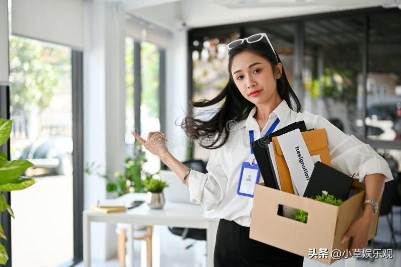 普通打工人没矿没退路，每月房贷车贷可不会跟你商量。网上那些裸辞后岁月静好的帖子，