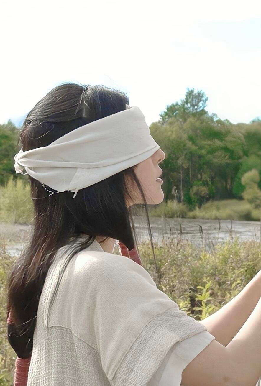 19岁的冰冰，无可挑剔的美貌完美的皮相骨相她素颜也是无人能敌。 