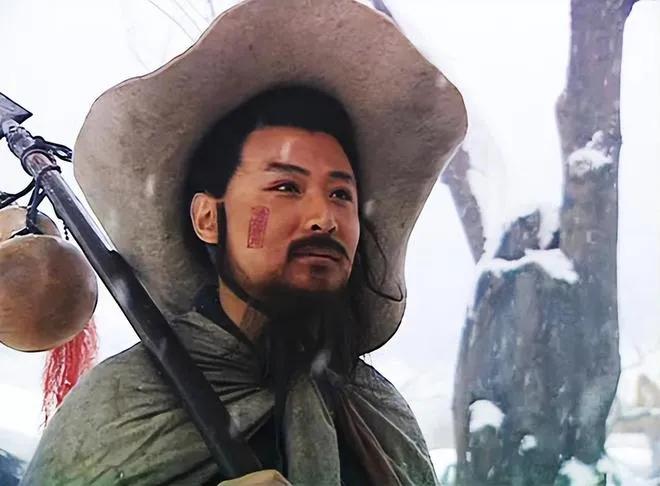 林冲的反省，主要问题是舍不得锦衣玉食的生活，面对高衙内的怨恨和陷害，没有估计到问