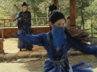 杨洋这段梦回张起灵 一眼沦陷瞬间梦回少年时🤍杨洋自带的清冷禁欲气质，适配苌弘壁